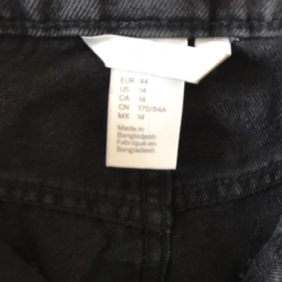 Cute, Black High Waisted Denim Skirt - 14 - Picture 3 of 3